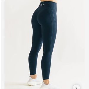 Alphalete Pulse Surge Legging